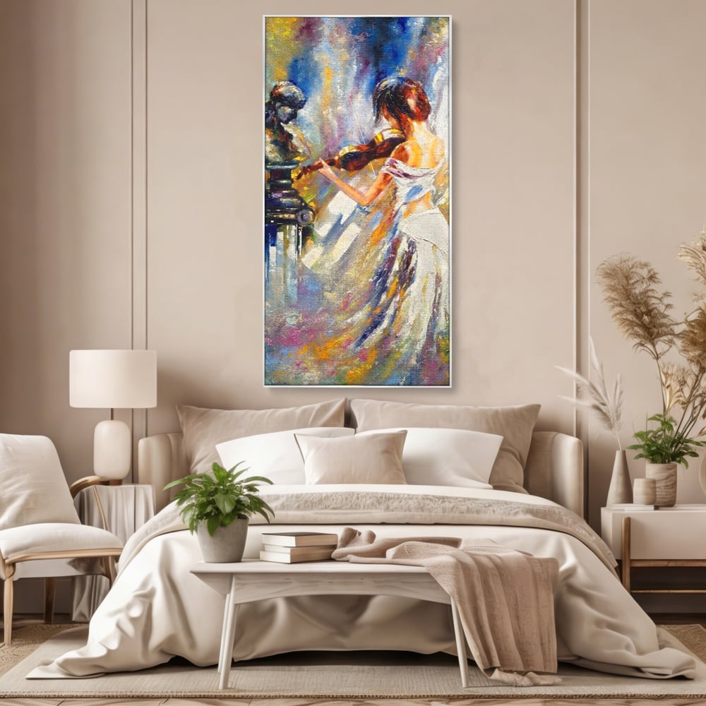 Tablou canvas cu pictura femeie cantand la vioara, in rama de aluminiu argintiu, pe perete intr-un dormitor